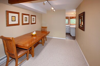 2560_kinnickinnick_unit_1_dining