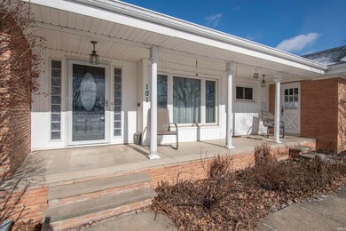 101 Meadowmere Dr, Butler, IN 46721 - photo 2