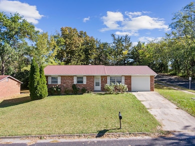 2012 Garnet Dr, Columbia, MO 65202 - photo 2