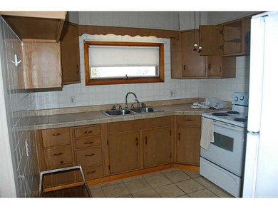 698 Cottage St, Pawtucket, RI 02861 - photo 7