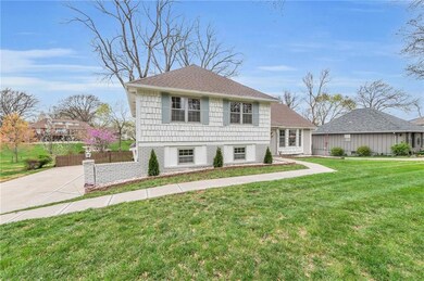 10712 W 52nd Cir, Shawnee, KS 66203 - photo 2