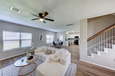 3040 Sweet Gum Bay Ct, Dickinson, TX 77539 - photo 3