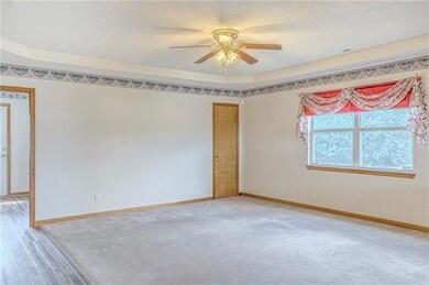 707 Twilight Ct, Raymore, MO 64083 - photo 6