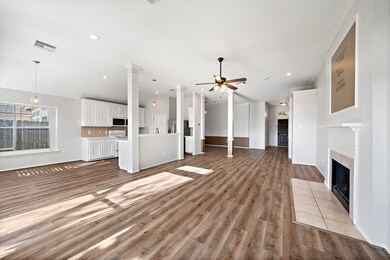 3722 Crescent Dr, Pearland, TX 77584 - photo 6