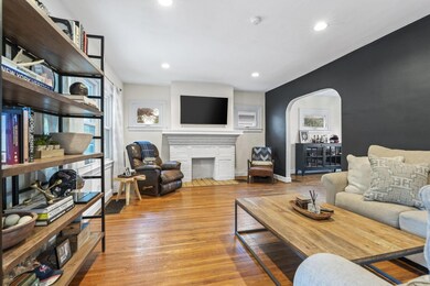 Great Room with Decorative FP
