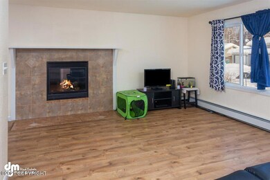 06-Living Room_DMD_4772