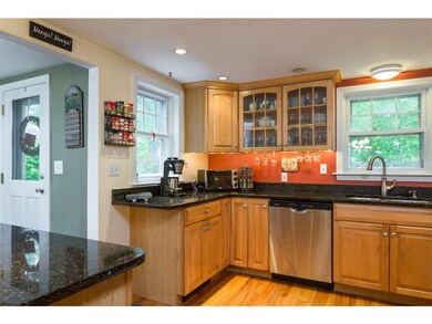 582 Greenside Ave, Portsmouth, NH 03801 - photo 4