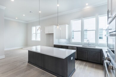 819 Bringhurst St, Houston, TX 77020 - photo 7