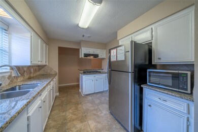 2106 Winter Bay Ln, Houston, TX 77088 - photo 3