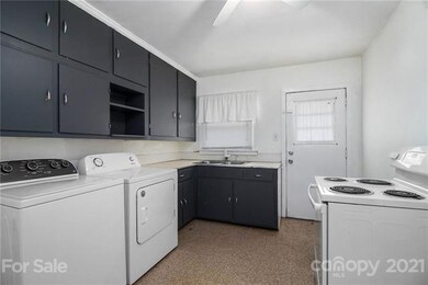 3417 Kitchen