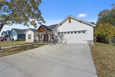 153 Darden Dr, Robinson, TX 76706 - photo 3