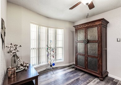 2542 County Road 357-A, Alvin, TX 77511 - photo 6