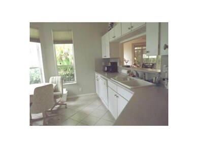 Kitchen. Breakfast Bar
