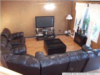 48 Arrowood Ct unit 608, Staten Island, NY 10309 - photo 4
