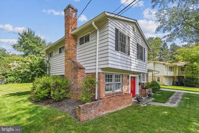 5021 Chanticleer Ave, Annandale, VA 22003 - photo 3