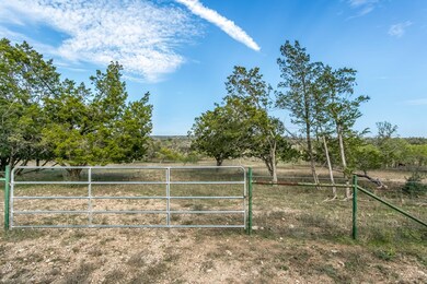 288 Royal Oaks Loop unit 10, Fredericksburg, TX 78624 - photo 2