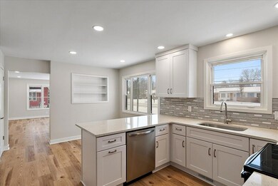 21-1674 Rosewood St-21
