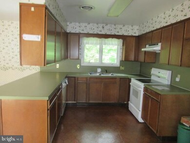 11 Wilson Cir, Milton, PA 17847 - photo 7