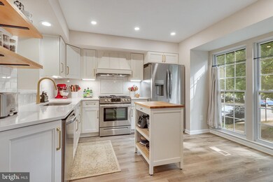 20358 Briarcliff Terrace, Sterling, VA 20165 - photo 5