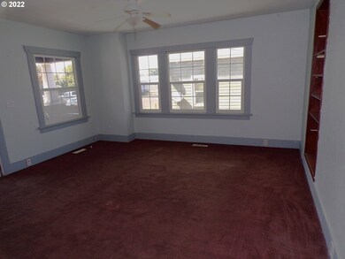 608 SW 6th St, Pendleton, OR 97801 - photo 2