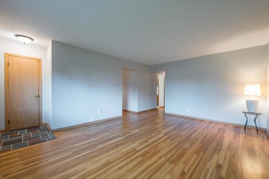 1081 Belden Rd, Columbus, OH 43229 - photo 3