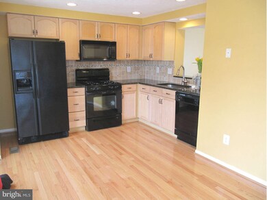 13921 Winding Ridge Ln, Centreville, VA 20121 - photo 2