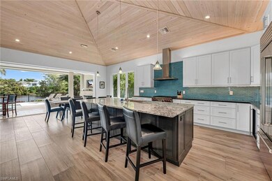 1050 11th St N, Naples, FL 34102 - photo 5