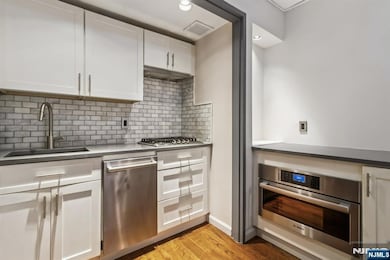 Linwood Park unit 2D, Fort Lee, NJ 07024 - photo 7