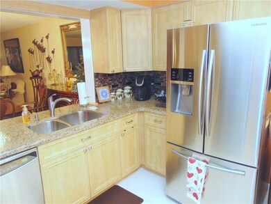RENOVATED KITCHEN, GRANITE COUNTERS, 1 YEAR NEW RE