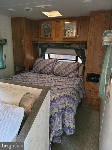 40-18 Soda Pop Ln, Falling Waters, WV 25419 - photo 2