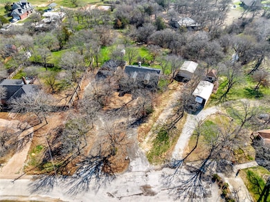 299 Faye Ln, Springtown, TX 76082 - photo 2