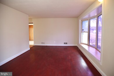 9207 Willow Ln, Adelphi, MD 20783 - photo 3