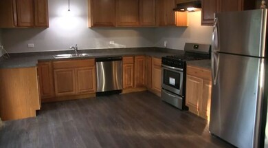 18110 Thomas Ln, Country Club Hills, IL 60478 - photo 3