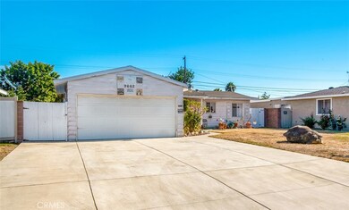 2 CAR GARAGE -CONCRET DRIVEWAY -PLENTY OF PARKING