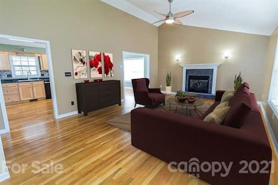 118 Wilde Brook Dr, Asheville, NC 28806 - photo 2