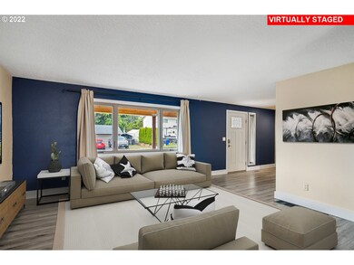 Living Room/Entrance