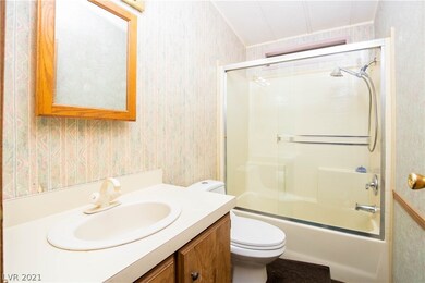 secondary bathroom