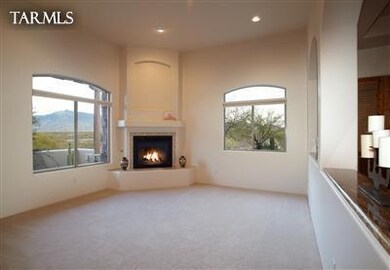 LIVING ROOM WITH MOUNTAIN VIEWS AND FP