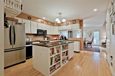 3 Foxglove Ct, Yarmouth, ME 04096 - photo 4