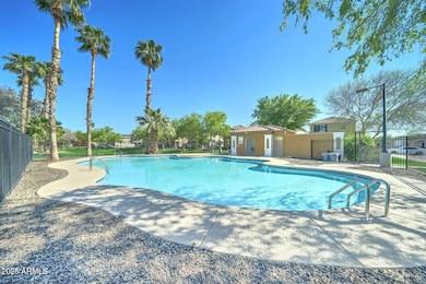 2460 N 73rd Ln, Phoenix, AZ 85035 - photo 2
