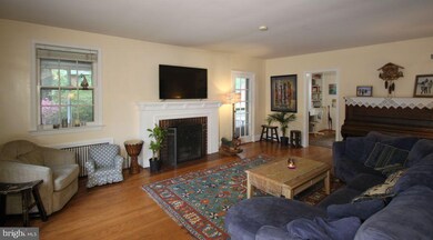 912 Hillwood Ave, Falls Church, VA 22042 - photo 2