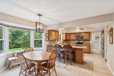 unlisted-address, Glenview, IL 60026 - photo 6