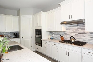 Kitchen-Gas Stove
