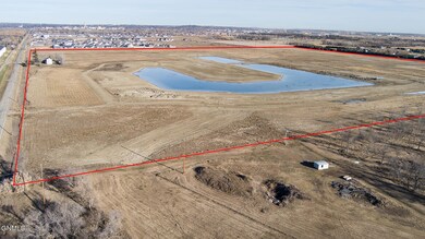 2 Paradise Dr, Bismarck, ND 58504 - photo 4