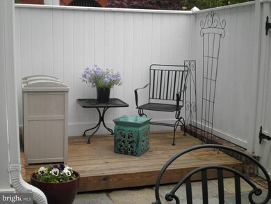 956 N Washington St, Alexandria, VA 22314 - photo 4