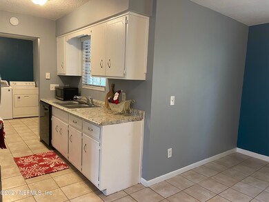 8211 Gwendolyn Rd, Jacksonville, FL 32216 - photo 7