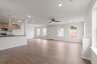 2408 Fox Ct, Granbury, TX 76048 - photo 4