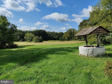 2225 Chestnut Tree Rd, Honey Brook, PA 19344 - photo 5