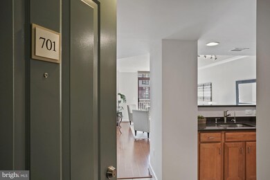 Station Square at Clarendon unit 701, Arlington, VA 22201 - photo 3