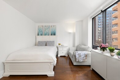 SixtyFour unit 5F, New York, NY 10065 - photo 3